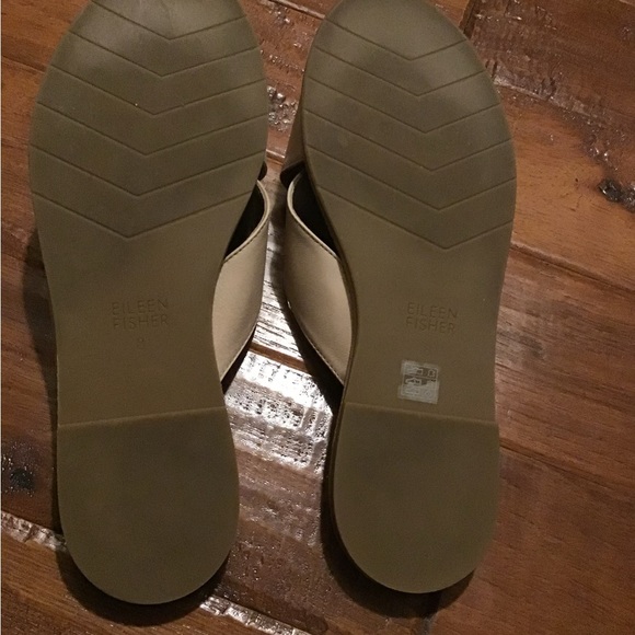 Eileen Fisher Cape Crossover Leather Sandal Size 8 - Picture 2 of 2